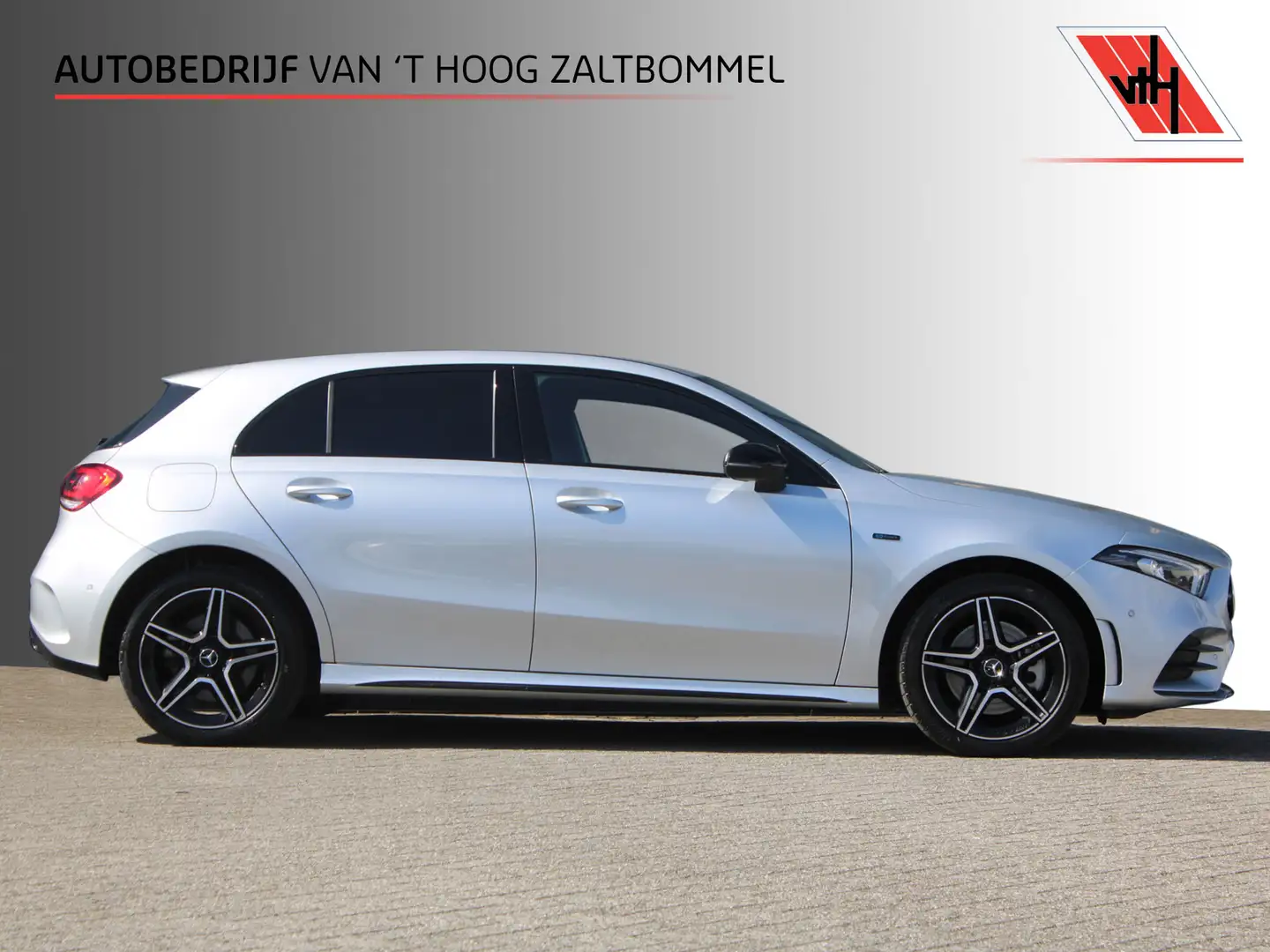 Mercedes-Benz A 250 250e AUT8 AMG Limited NIGHT SFEER CARPLAY WIDESCRE Grijs - 1