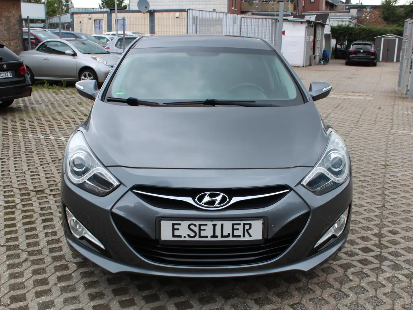 Hyundai i40 i40 1,7dCRDI/VOLLLEDER/NAVI/SITZHEIZUNG/KAMERA Grigio - 2