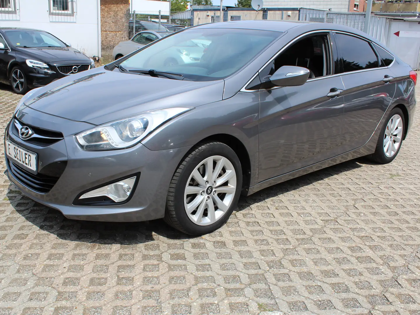 Hyundai i40 1.7 CRDi Automatik Premium Grau - 2