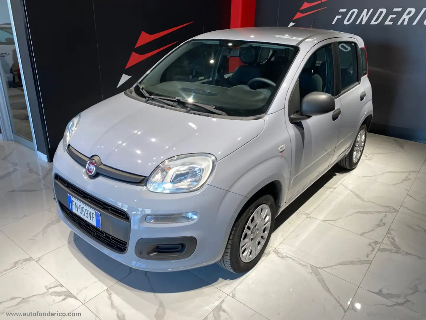 Fiat Panda 1.2 Lounge Gris - 2