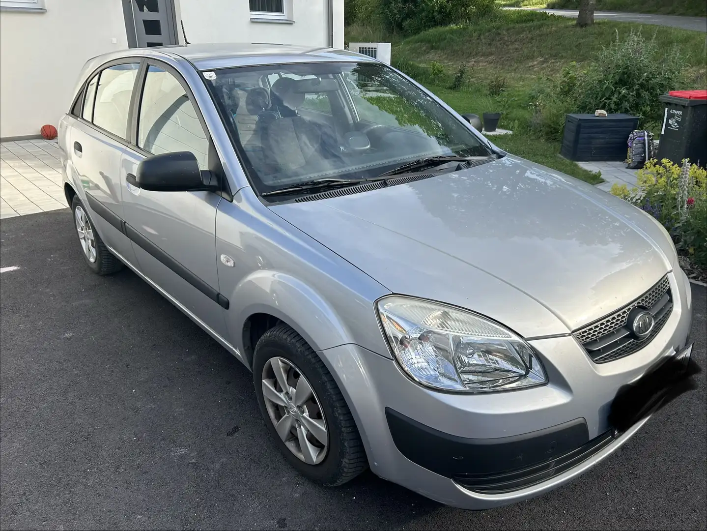 Kia Rio 1.4i Motion "Pilot" | Klima | Unfallfrei | Viele Neuteile Grau - 2