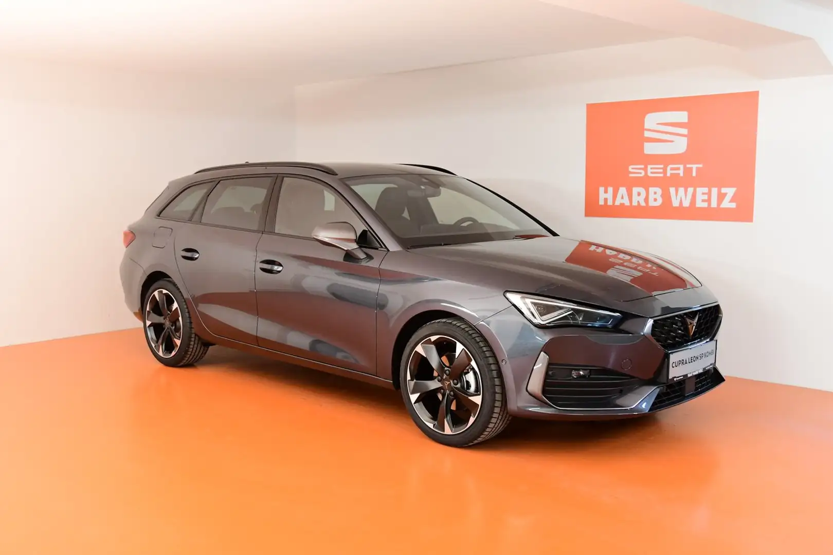 CUPRA Leon 1.5 eTSI DSG 150 Grau - 2