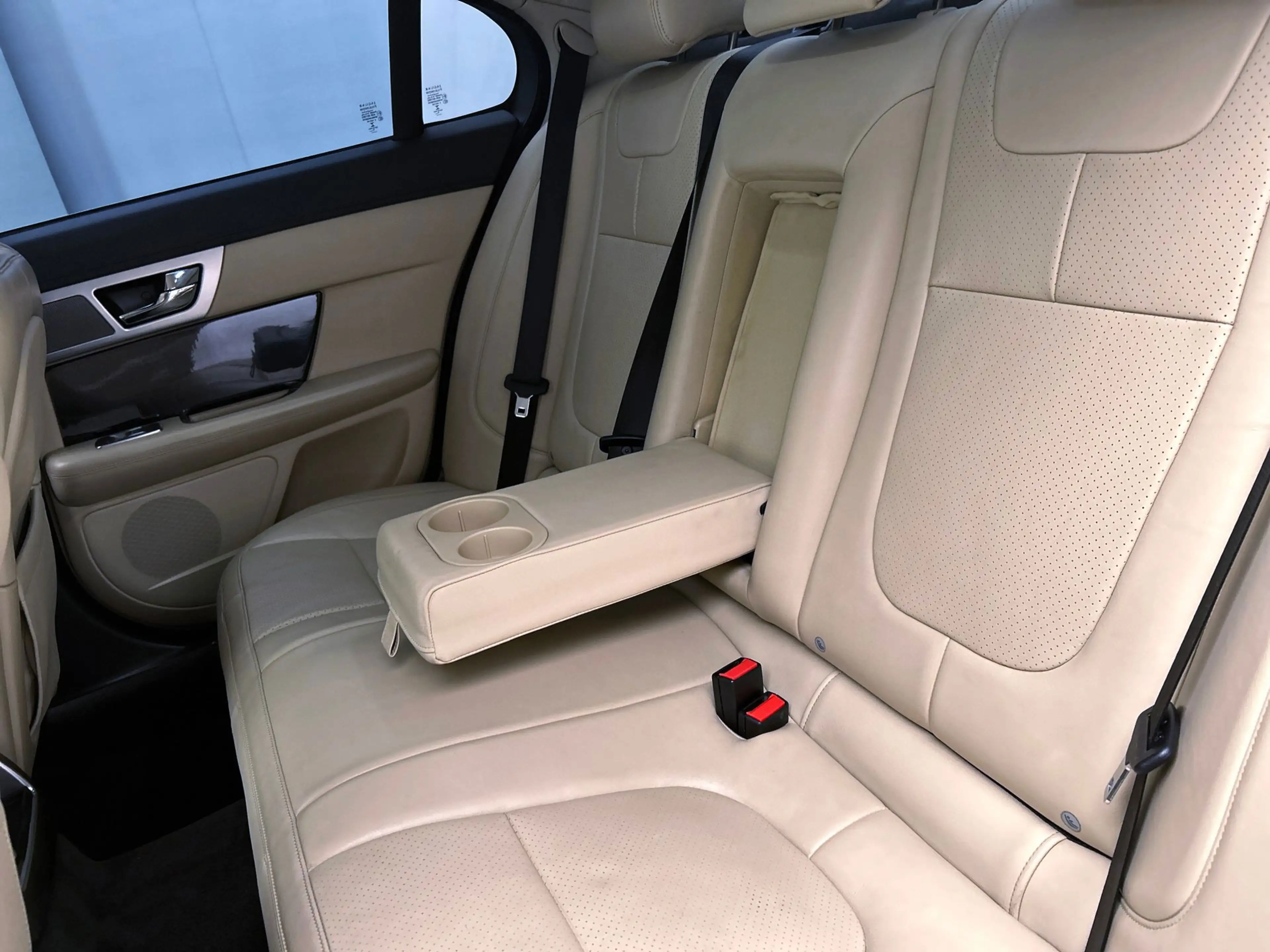 Jaguar XF 3.0 V6 AWD Premium Business Edition 340PK |Leder | — photo 14
