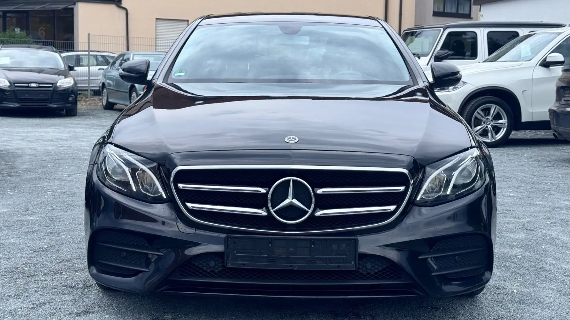 Mercedes-Benz E 220 d Limousine / AMG Line / Widescreen / Schwarz - 2