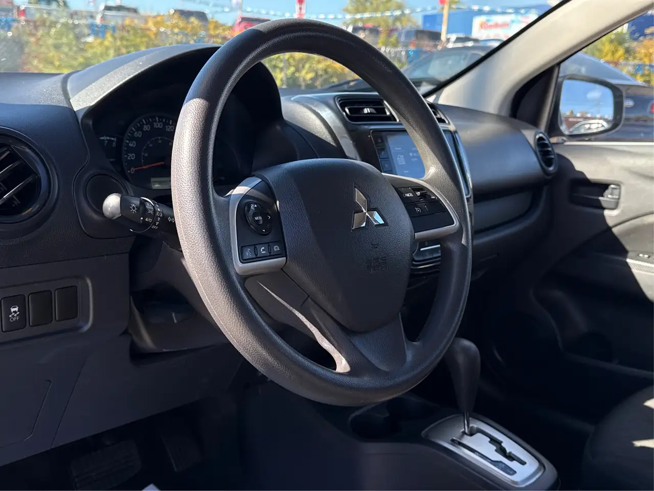 Mitsubishi Mirage снимка Mitsubishi Mirage
