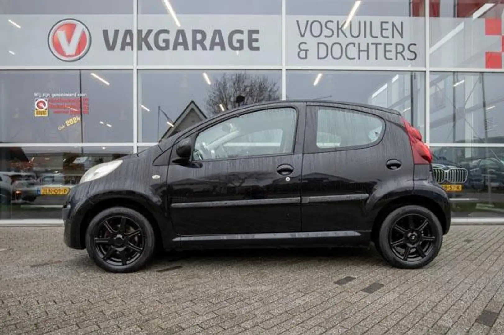 Peugeot 107 1.0 Envy 5drs Bluetooth Zwart - 2
