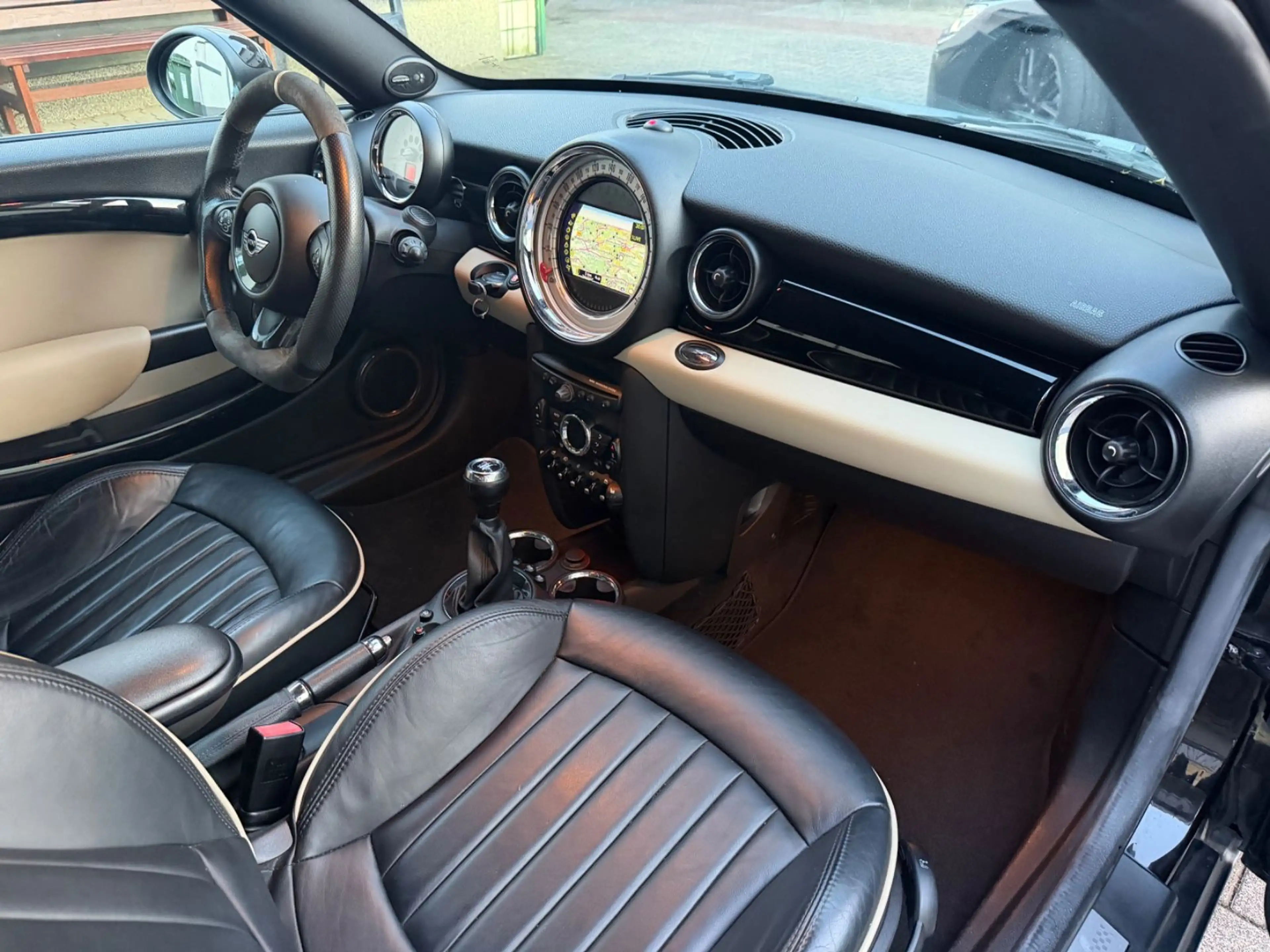 MINI Cooper SD COOPER SD Coupé ( Navi / Xenon / Leder / SHZ ) — photo 6