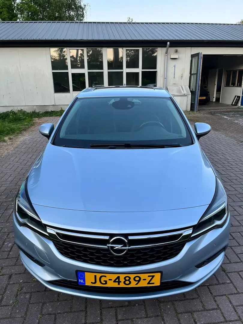 Opel Astra 1.4 Innovation Grijs - 1