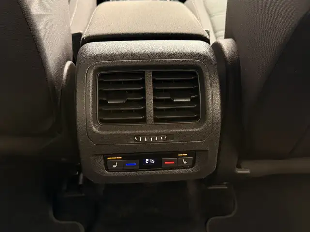 Volkswagen Touran view 11
