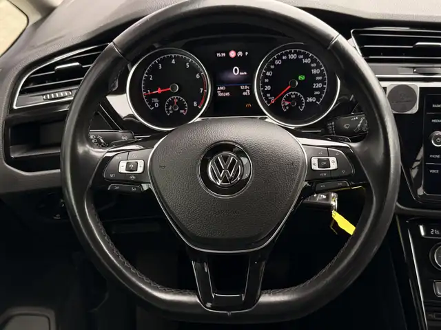 Volkswagen Touran view 29