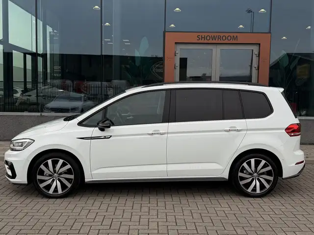 Volkswagen Touran view 8