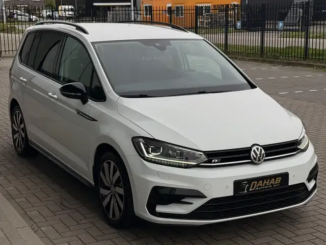 Volkswagen Touran view 14