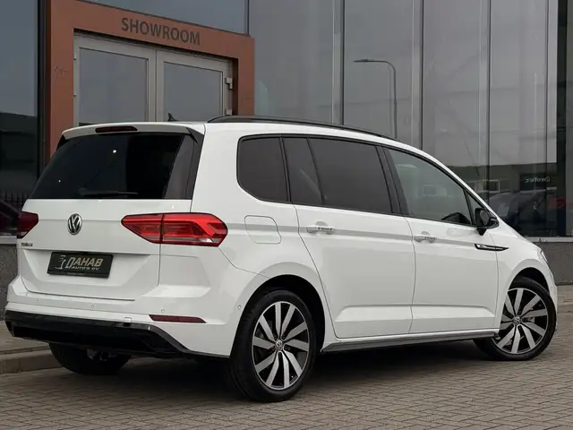 Volkswagen Touran view 16