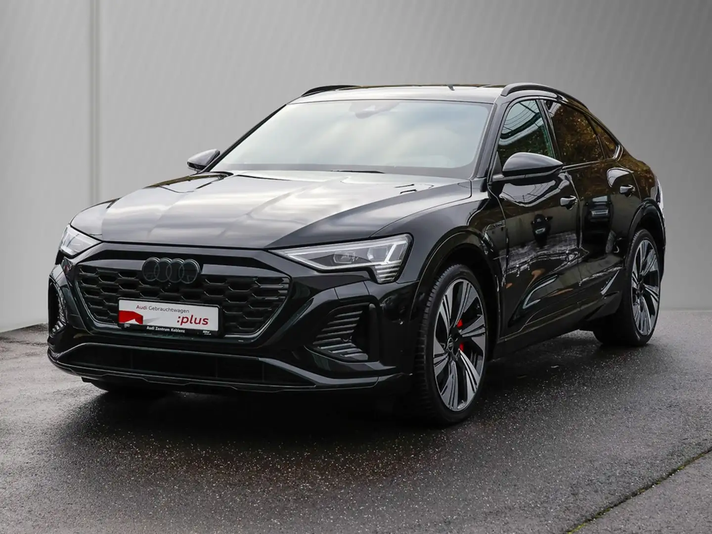 Audi Q8 e-tron Sportback 55 S line AHK Panorama Matrix Schwarz - 2