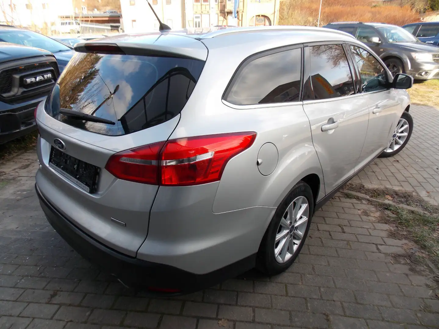 Ford Focus 1.5 Titanium Navi"Sitz und Scheibenheizung"AHK Silber - 2