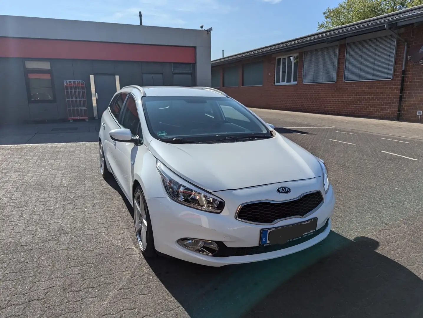 Kia Ceed / cee'd 1.4 CVVT Attract Weiß - 1
