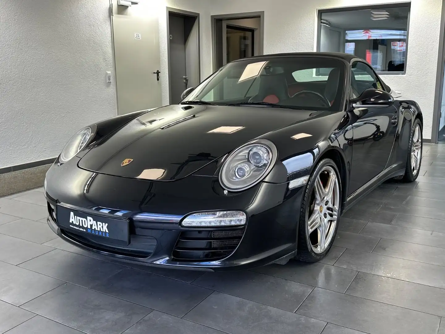 Porsche 911 Carrera 4 S Cabrio*Chrono*Klappe*SHZ*2.Hand* Schwarz - 2
