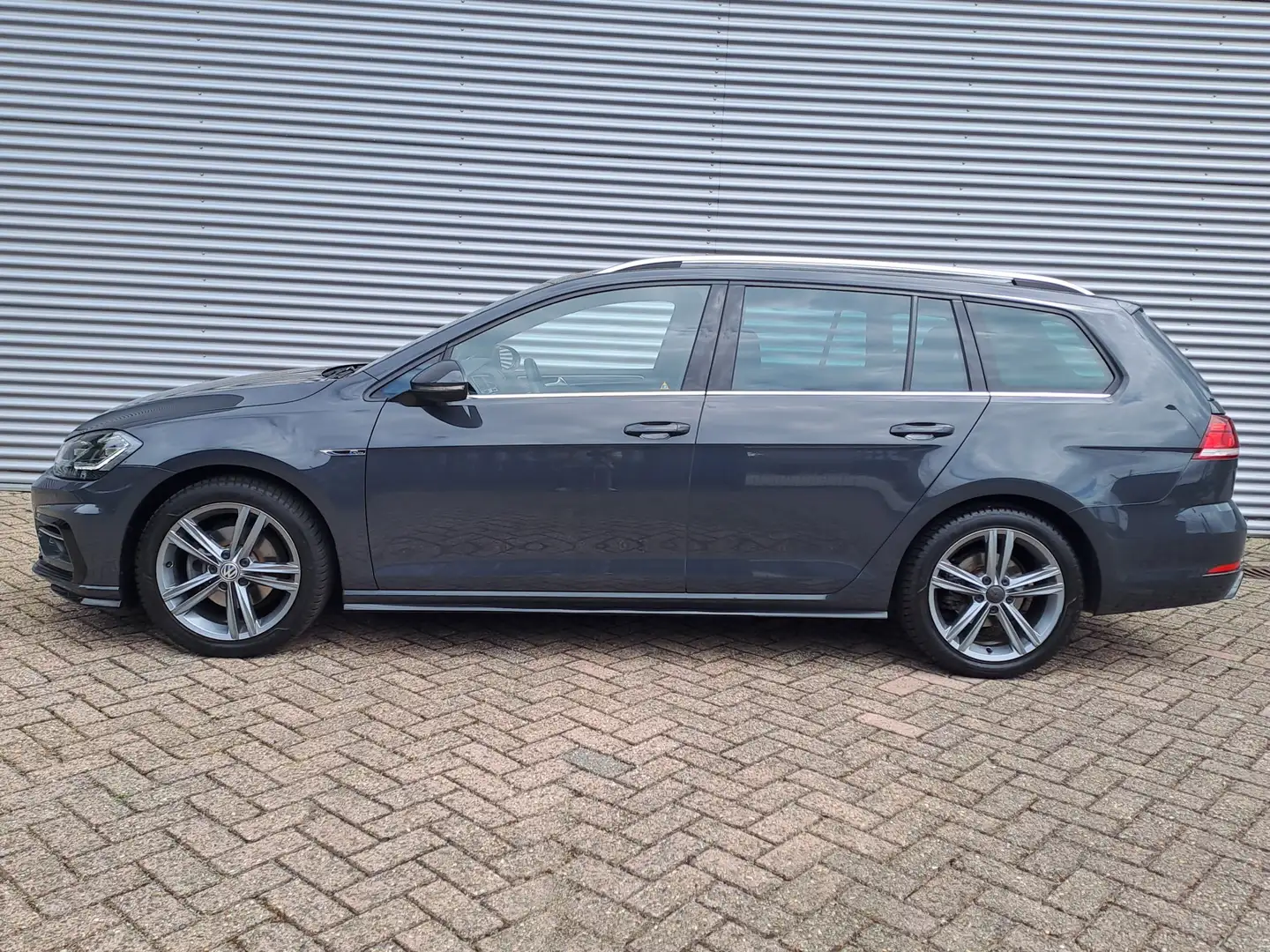 Volkswagen Golf Variant 1.5 TSI Highline Business R | Navi | Automaat | R Gris - 2