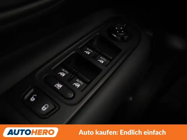 Jeep Renegade view 30