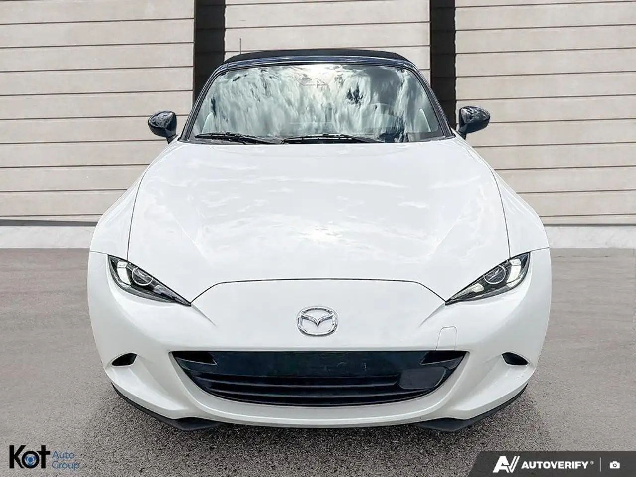 Mazda MX-5 Miata photo Mazda MX-5 Miata
