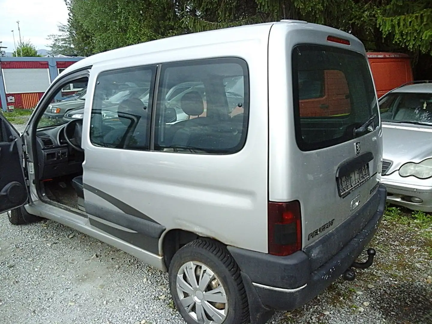 Peugeot Partner Combispace /met+Klima+Schiebetüre/ 5 Sitze/ AHK Argento - 1
