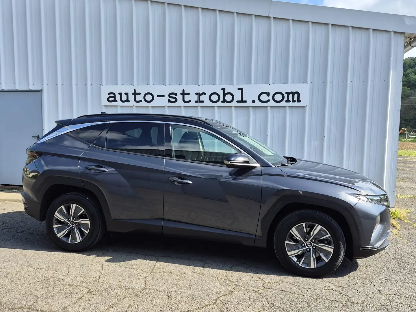 Hyundai TUCSON 1,6 T-GDI Hybrid 2WD Trend Line Aut. Grau - 2