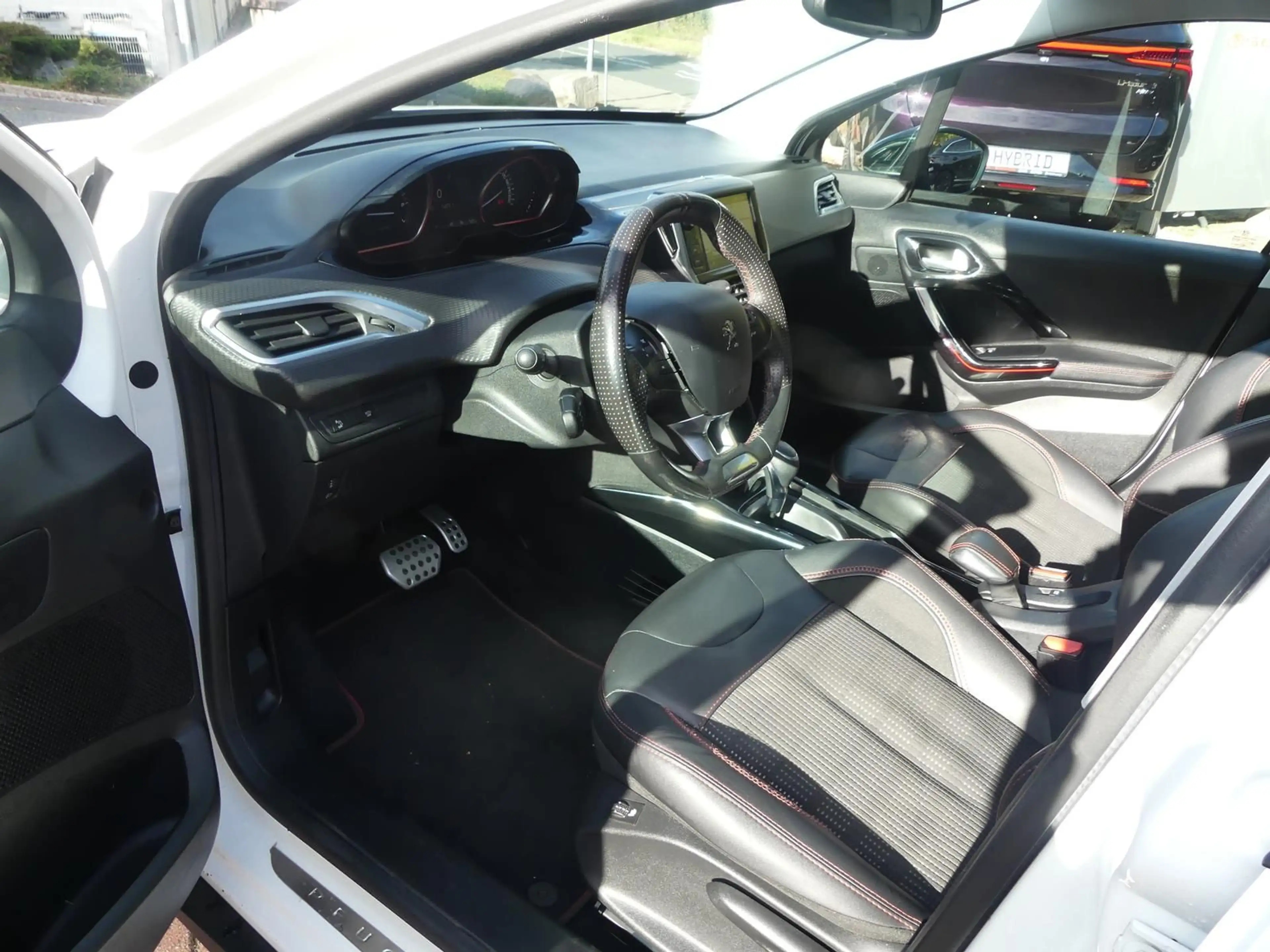 Peugeot 2008 GT-Line Edition*Pano*LED*SHZ*Kam*Automatik — photo 12