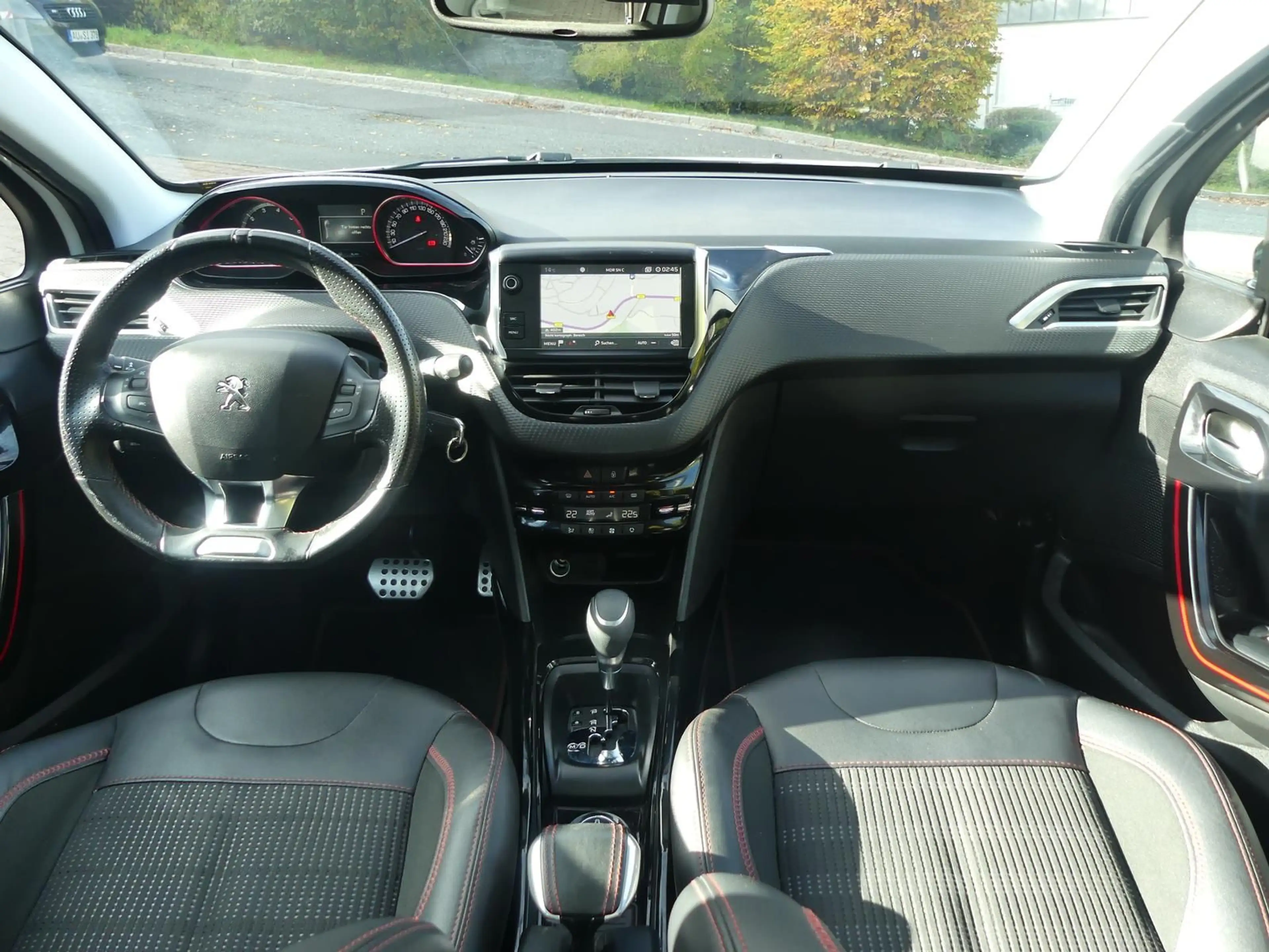 Peugeot 2008 GT-Line Edition*Pano*LED*SHZ*Kam*Automatik — photo 14