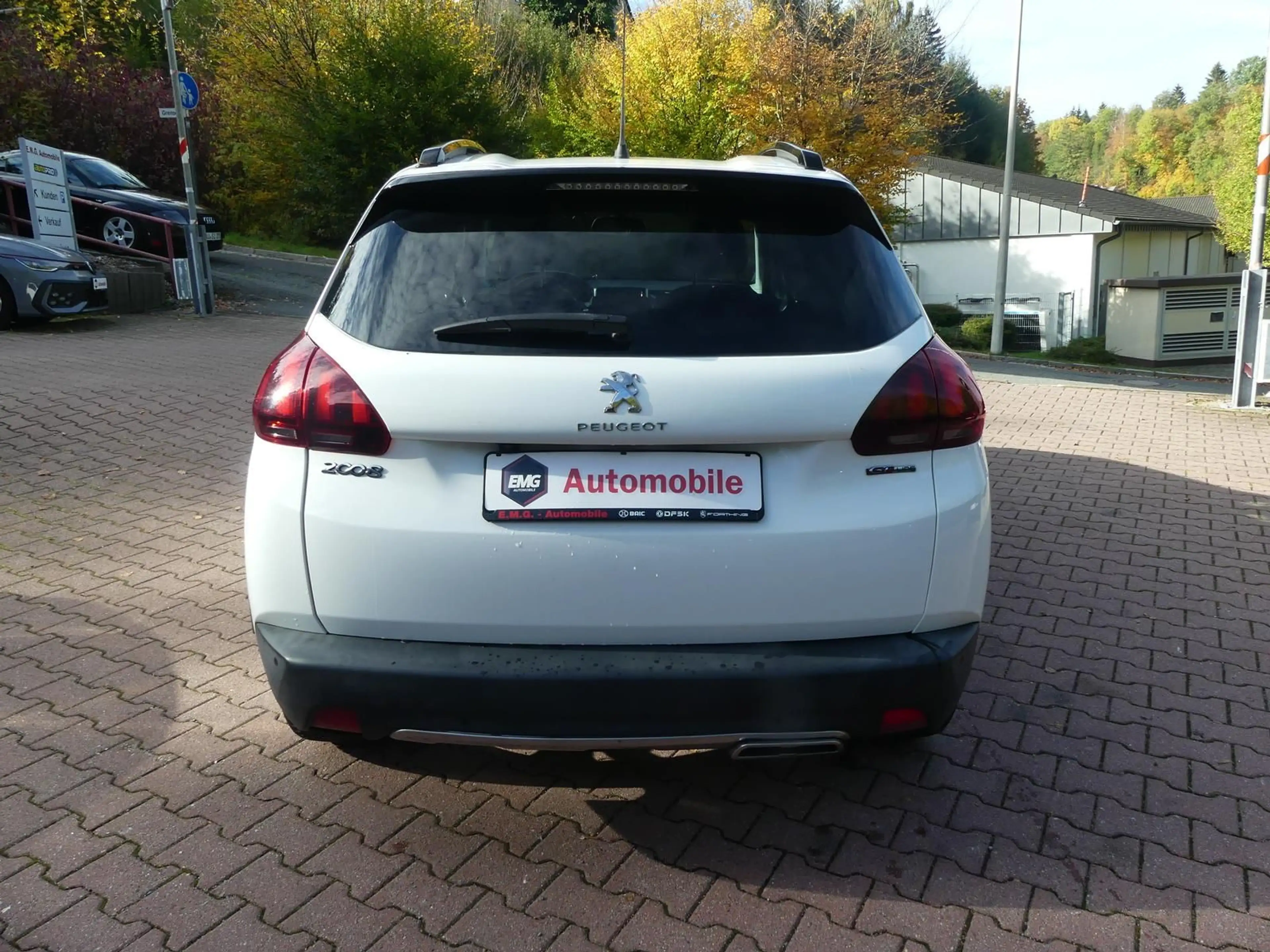 Peugeot 2008 GT-Line Edition*Pano*LED*SHZ*Kam*Automatik — photo 6