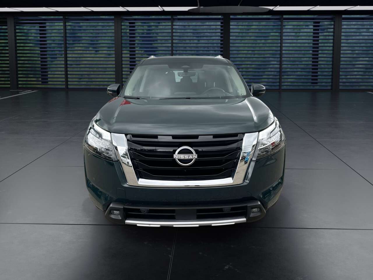 2025 Nissan Pathfinder Platinum 4WD — photo 1