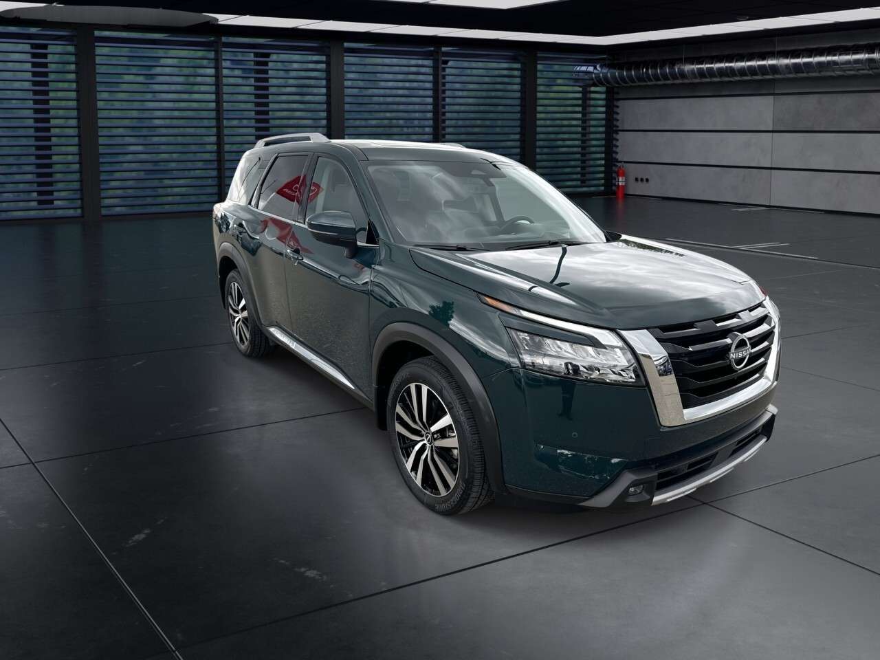 2025 Nissan Pathfinder Platinum 4WD — photo 1