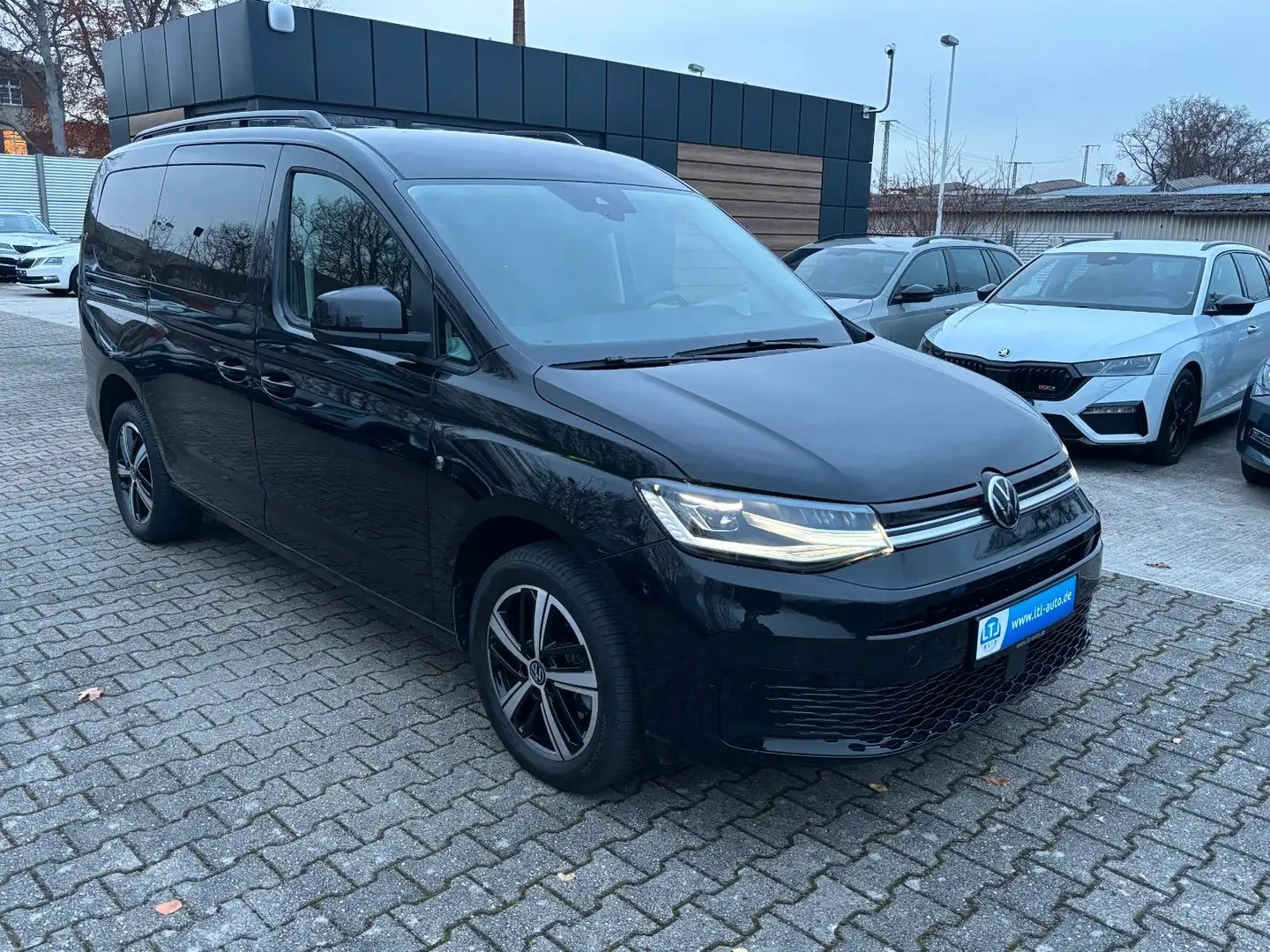 Volkswagen Caddy Life Maxi TDI DSG Rollstuhlgerecht Rampe Schwarz - 1