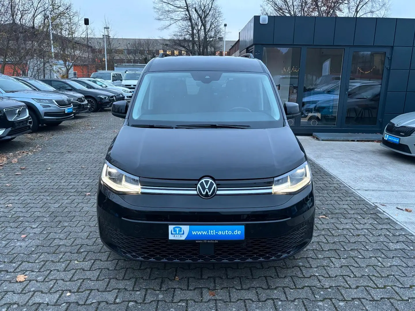 Volkswagen Caddy Life Maxi TDI DSG Rollstuhlgerecht Rampe Schwarz - 2