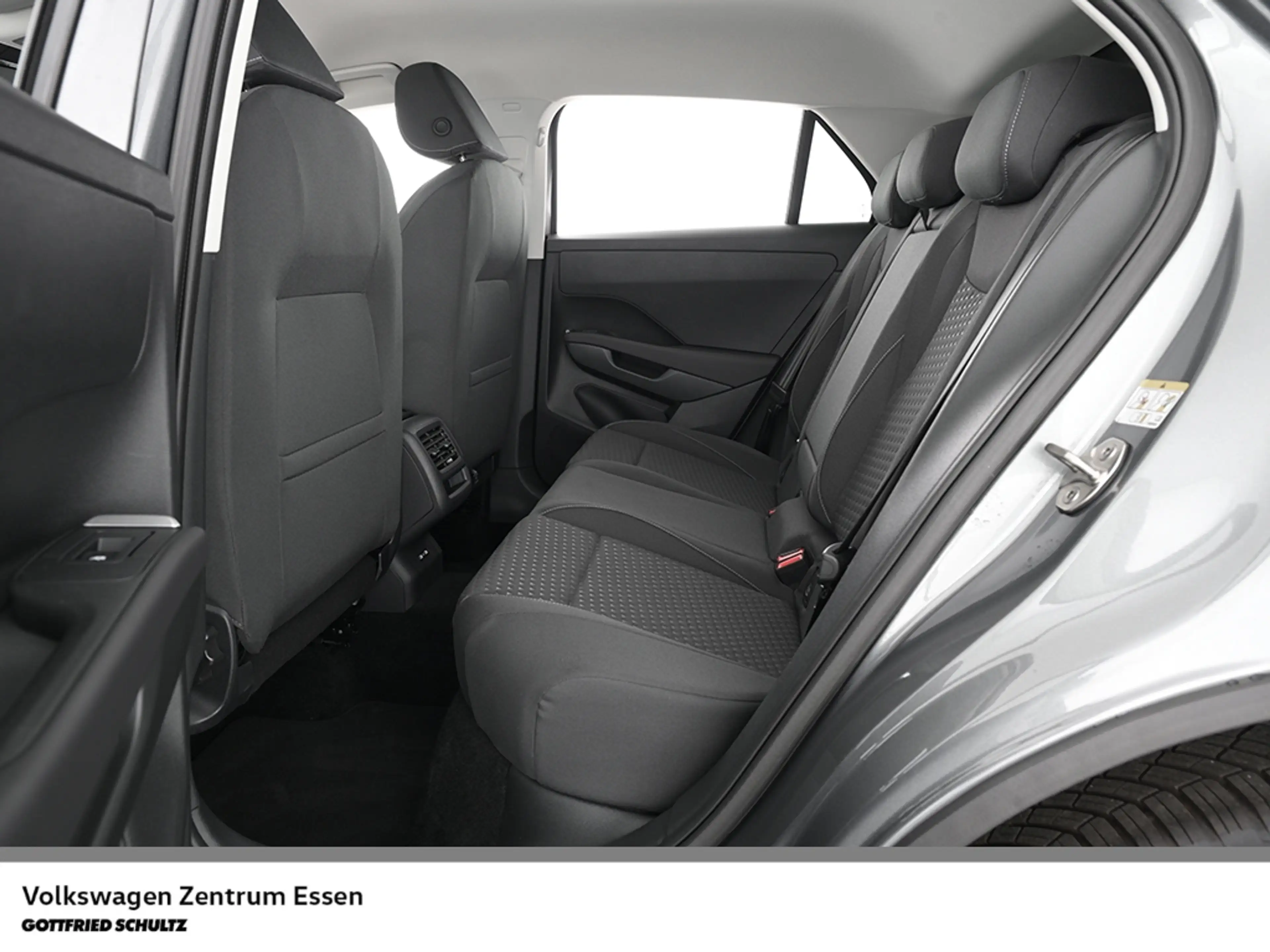 Volkswagen T-Roc Life 1.5 l eTSI DSG LED Rückfahrkamera SHZ — photo 11