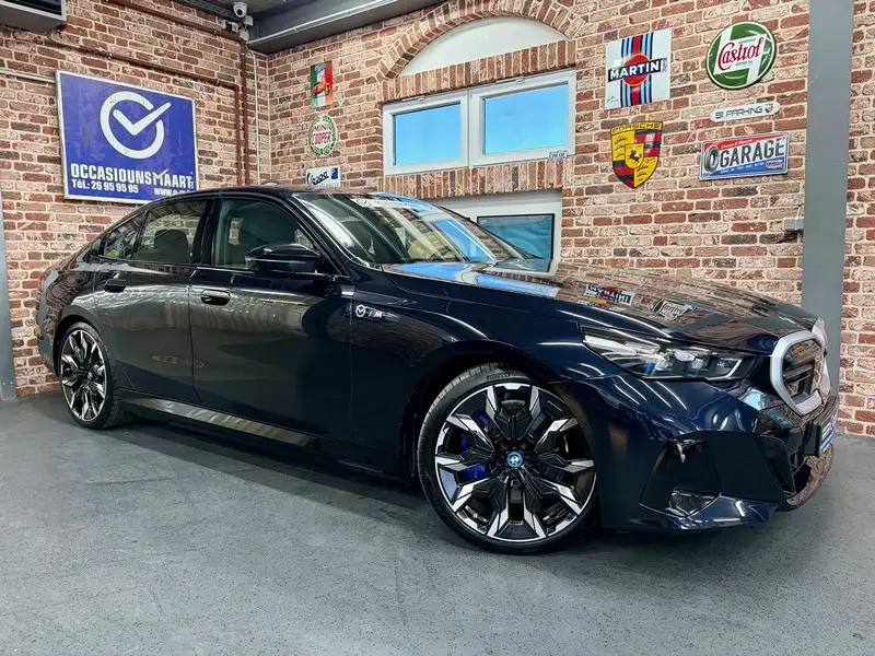 BMW I5