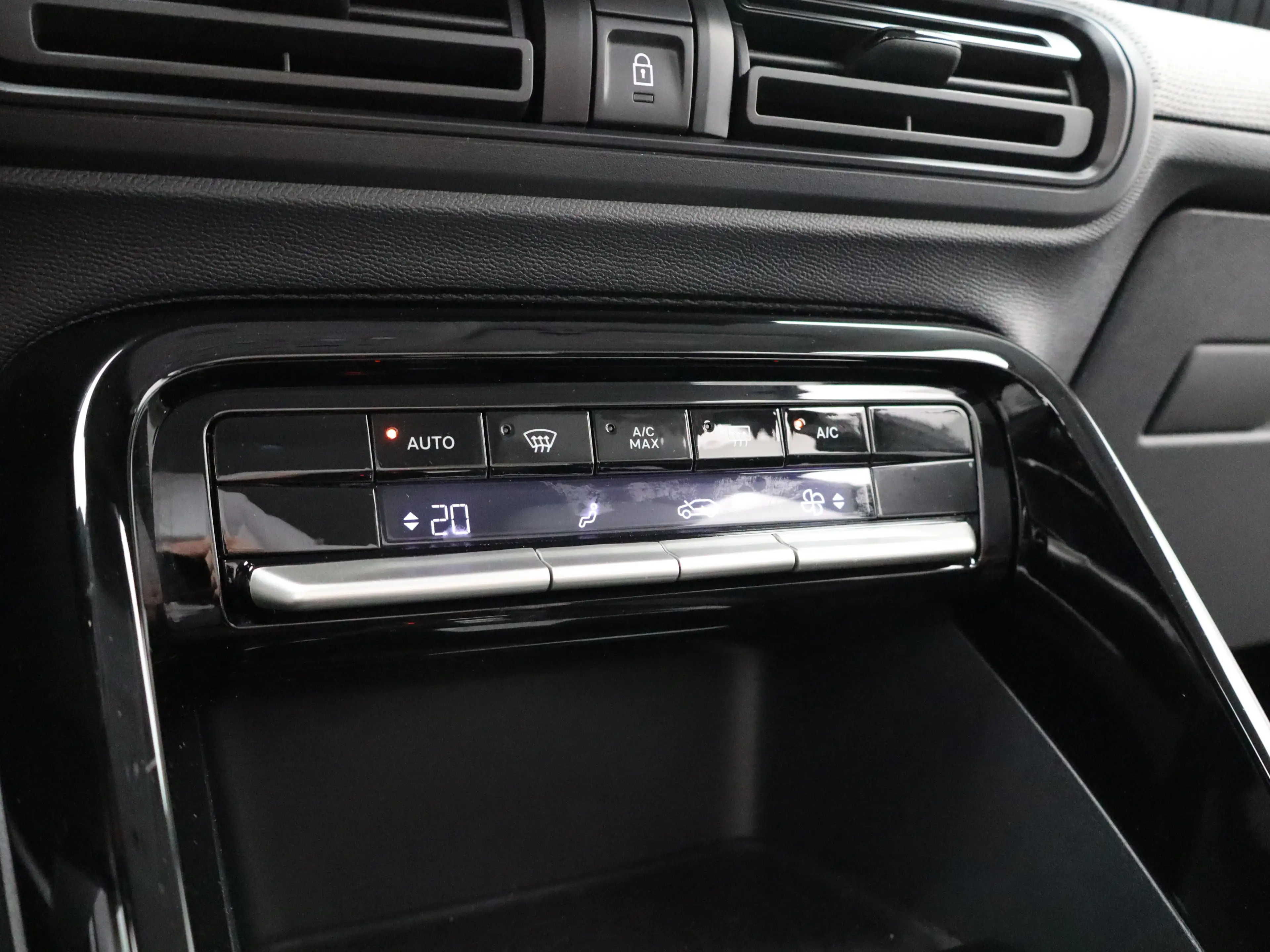 Citroen C3 Aircross ë-C3 Max 113pk 44 kWh | Navigatie | Camera | Clima — photo 22