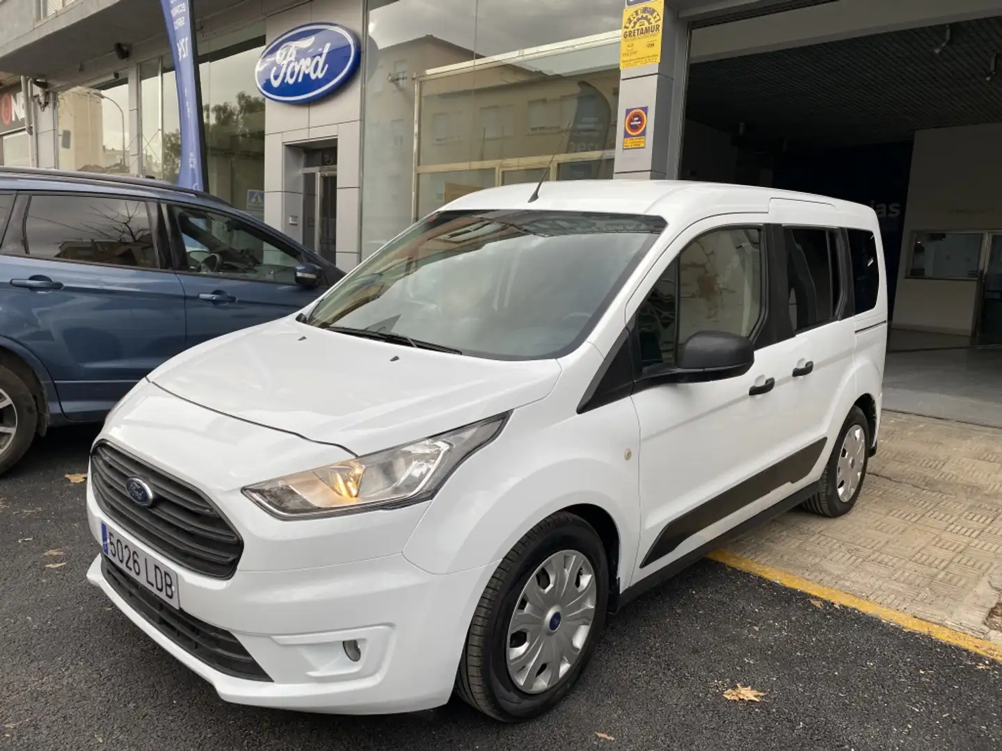 Ford Connect Comercial FT 220 Kombi S&S B. Corta L1 Tre Bianco - 1