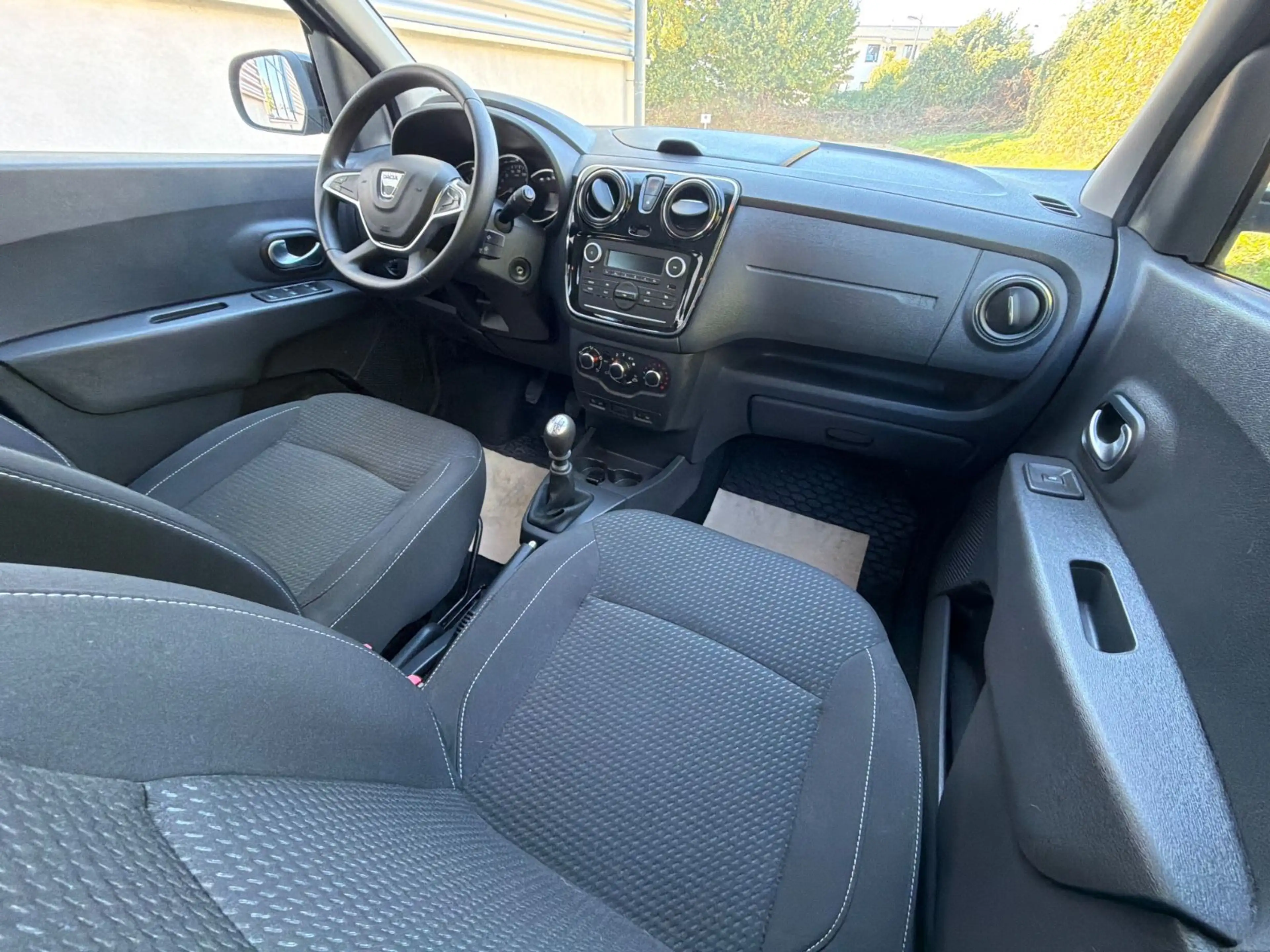 Dacia Lodgy Comfort 1.5 TEMP/PDC/KLIMA — photo 12