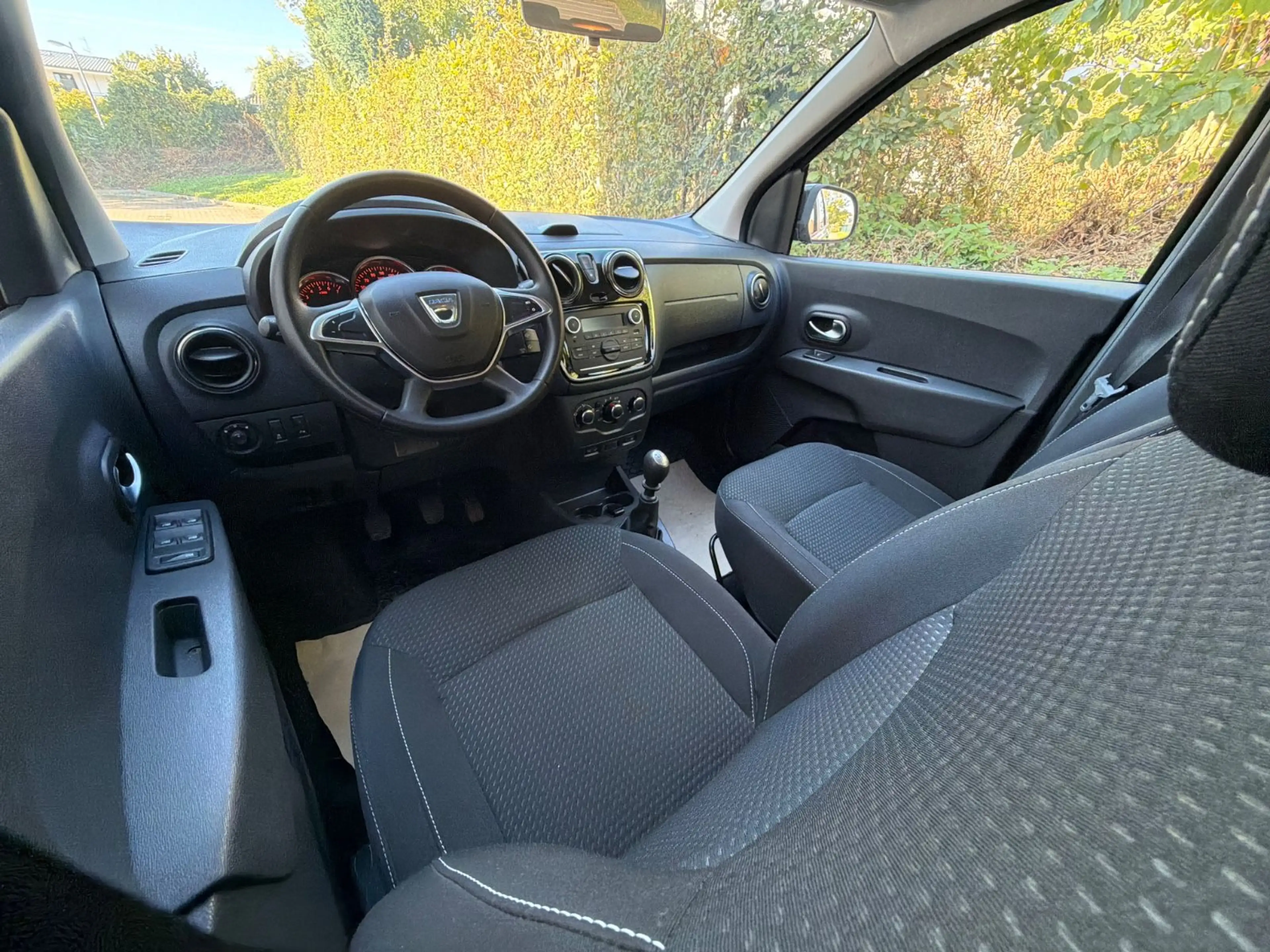 Dacia Lodgy Comfort 1.5 TEMP/PDC/KLIMA — photo 8