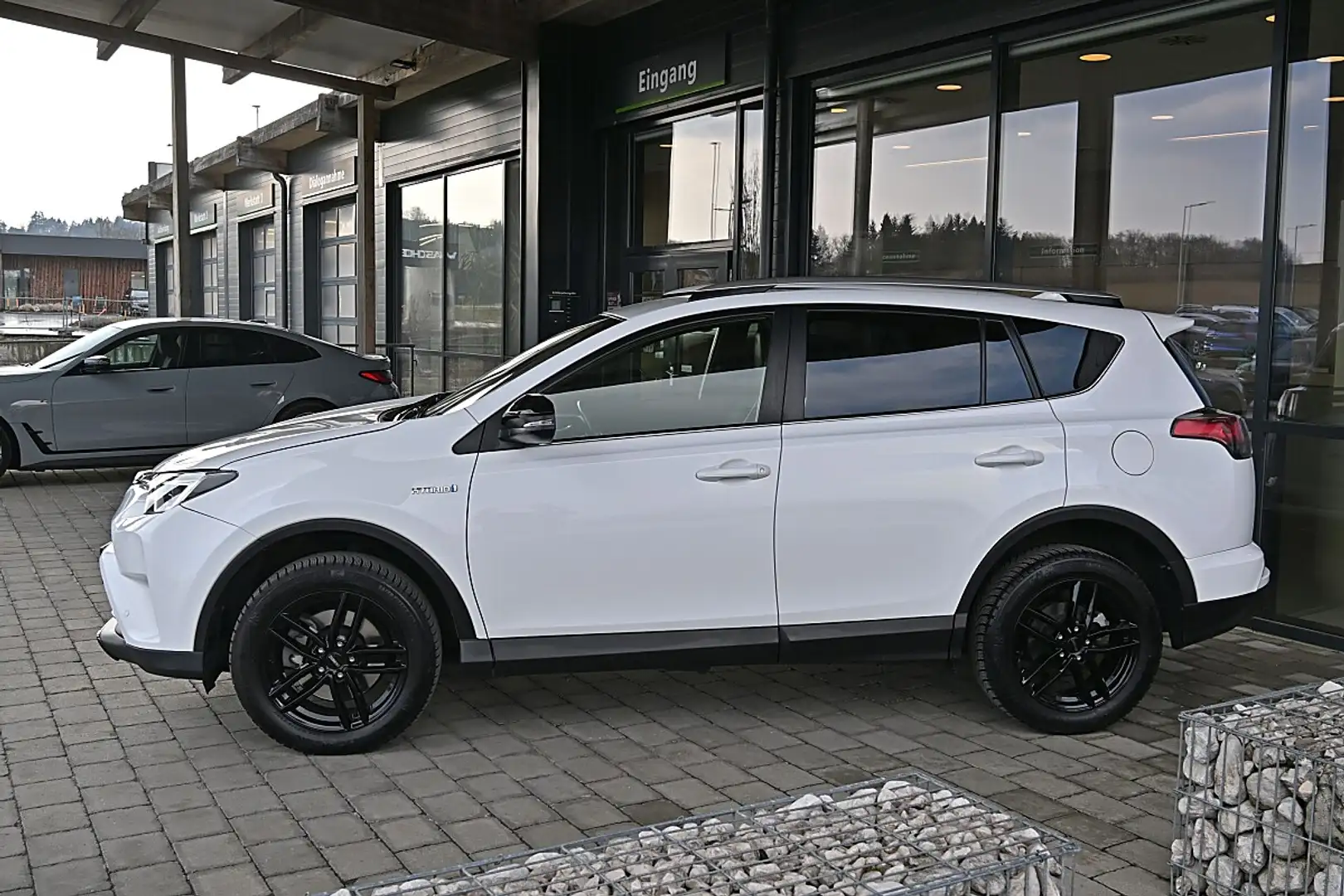 Toyota RAV 4 RAV4 2,5 Hybrid Active 2WD Aut. ACC, LED, eKlap... Weiß - 2
