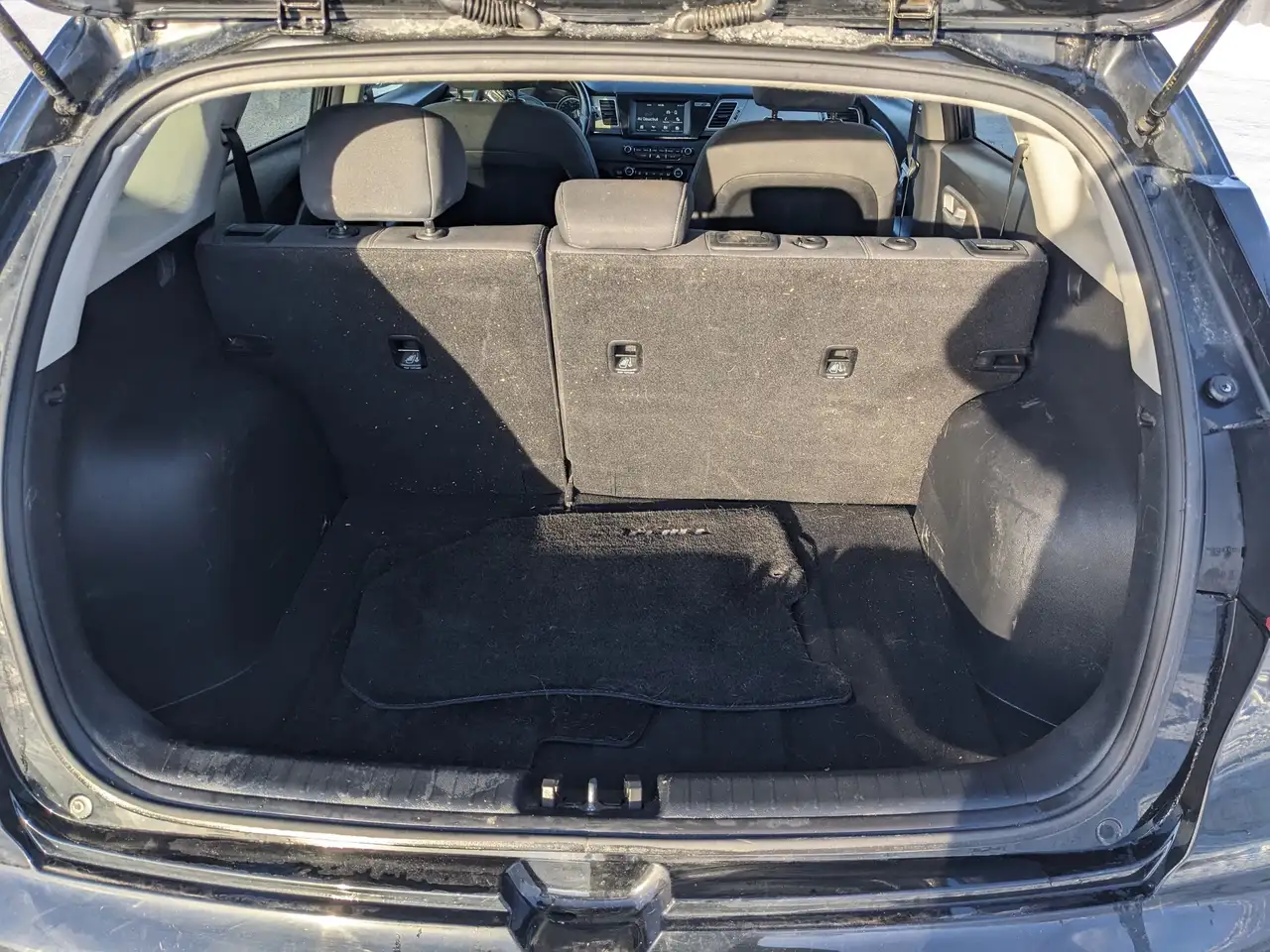 Kia Niro снимка Kia Niro