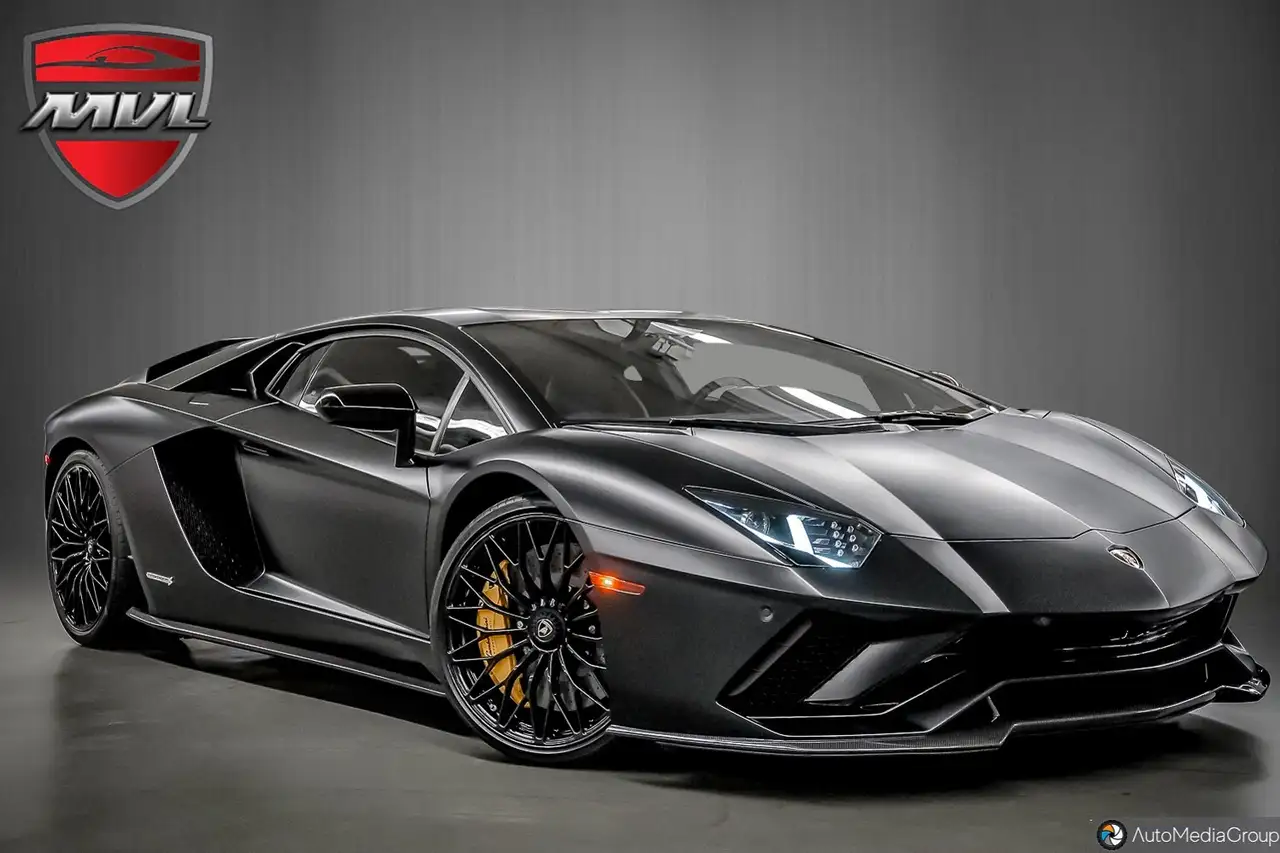 2020 Lamborghini Aventador | $ 598,800 | 11,463 km | Gasoline