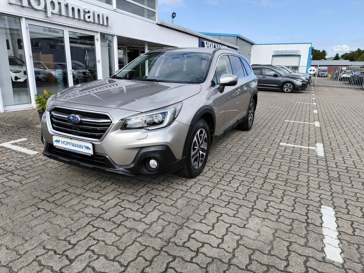 Subaru OUTBACK 2.5i Comfort CVT Бежевий - 1
