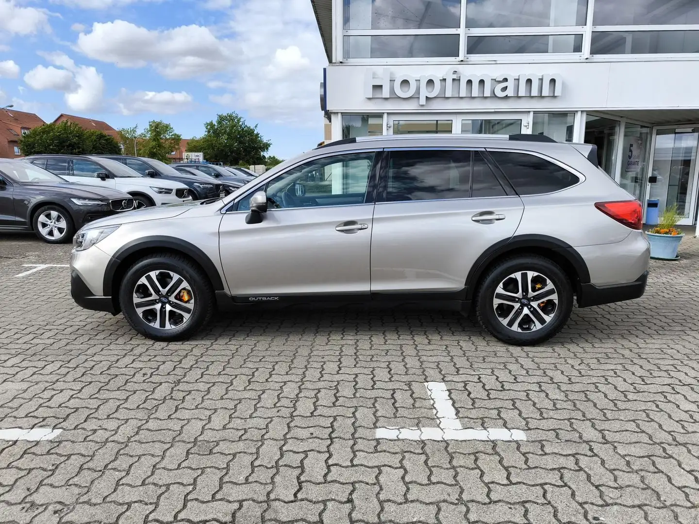 Subaru OUTBACK 2.5i Comfort CVT Бежевий - 2