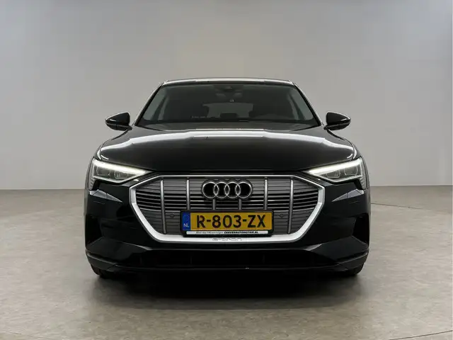 Audi E-Tron view 10