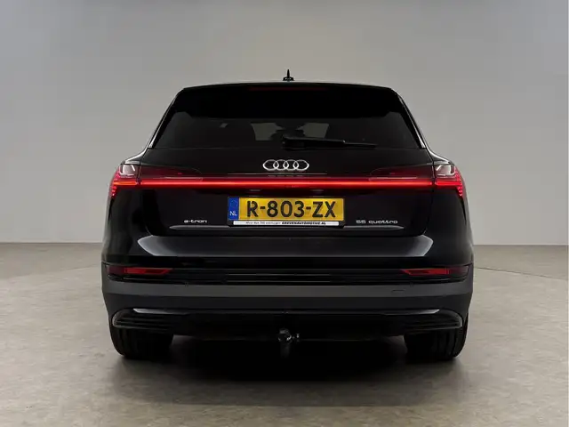 Audi E-Tron view 11