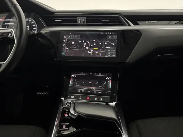 Audi E-Tron view 19