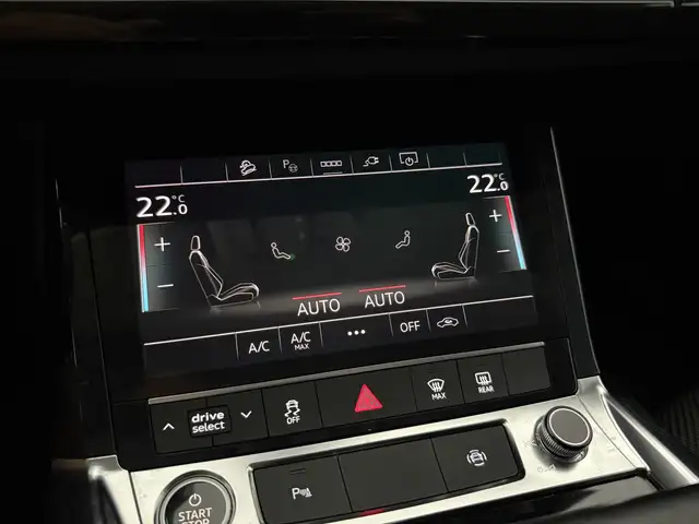 Audi E-Tron view 20