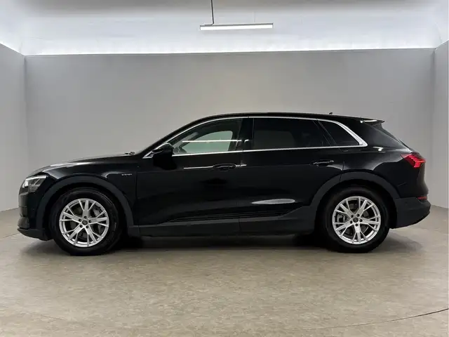 Audi E-Tron view 13