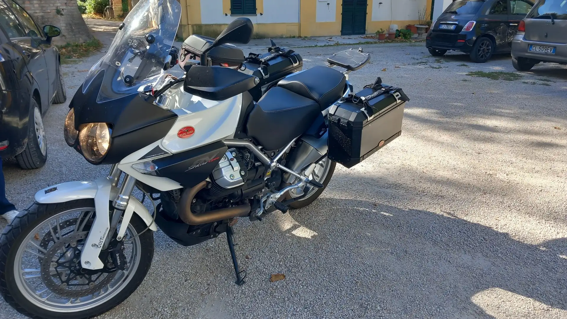 Moto Guzzi Stelvio 1200 Blanc - 2